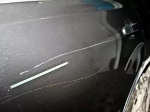 Удаление царапин на автомобиле
